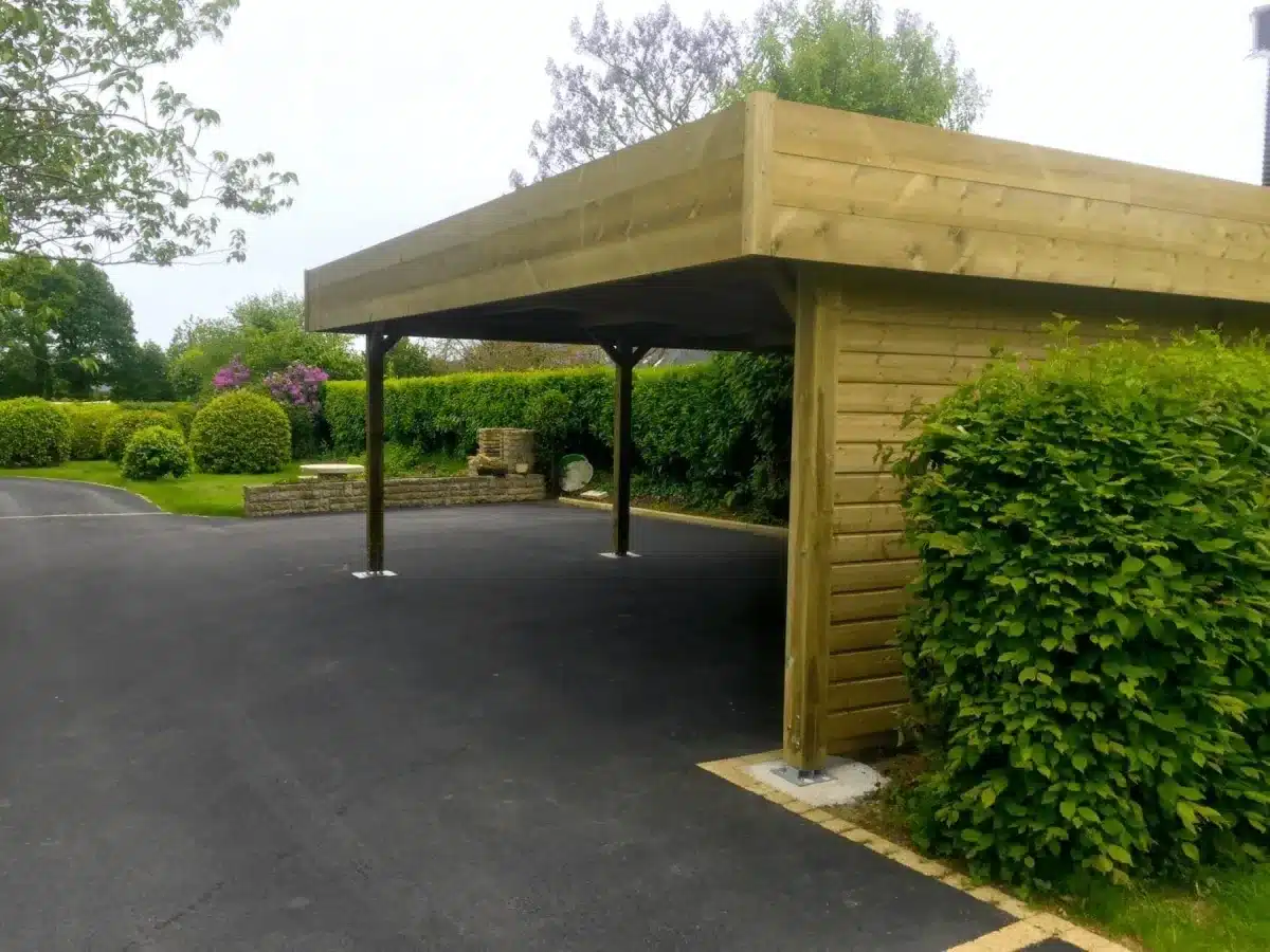 Carports sur mesure conçu par Abris de l'ouest à Combrit
