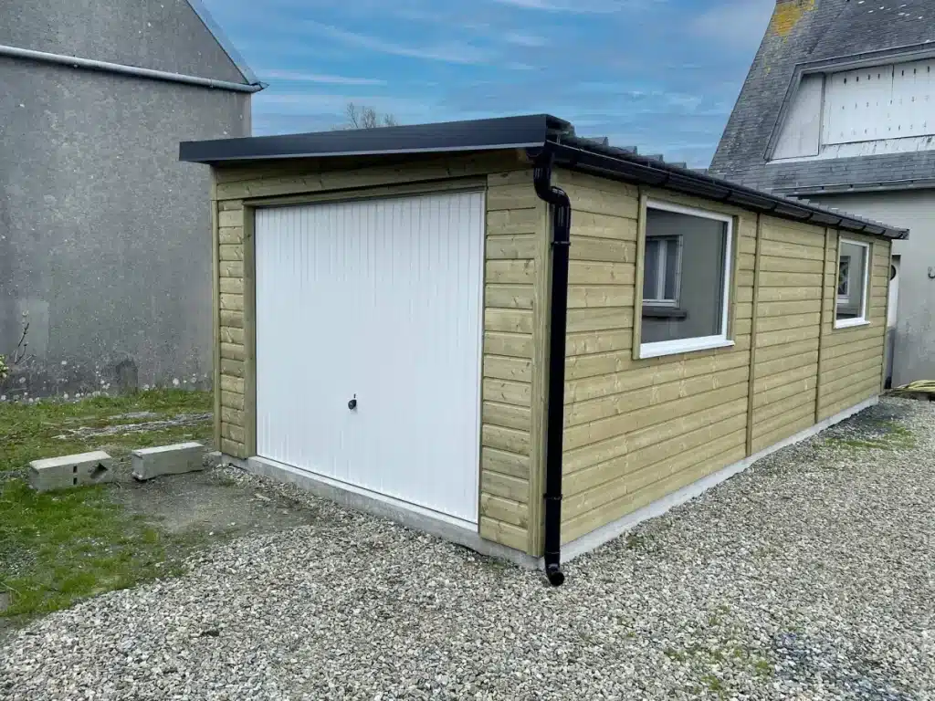 Garages sur mesure conçu par Abris de l'ouest à Combrit